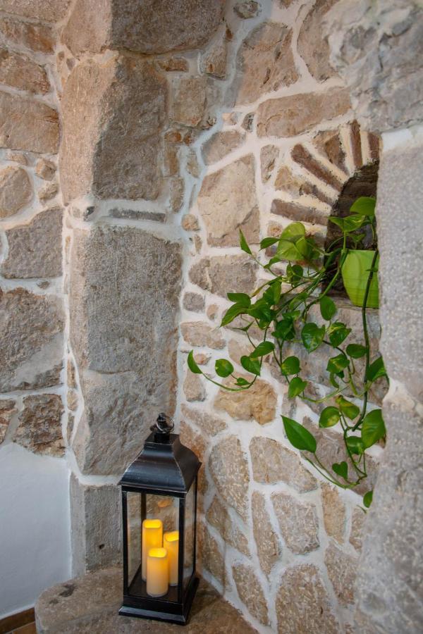 Traditional Stone House St.Anton Malinska Eksteriør bilde